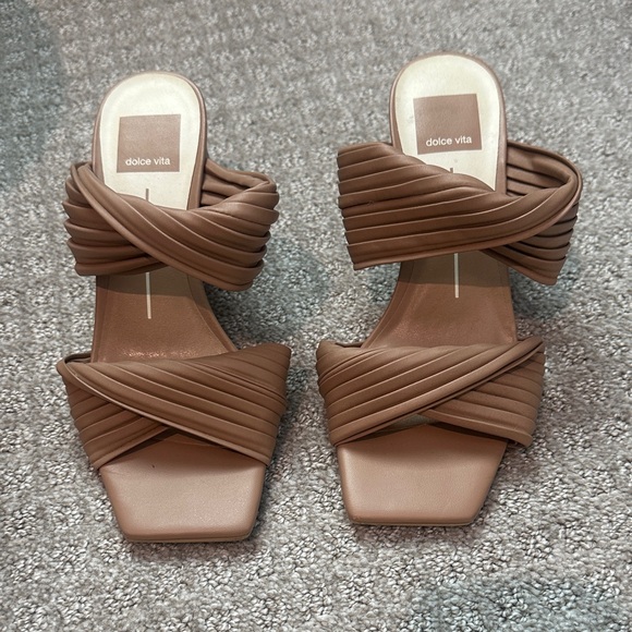 Dolce Vita Women's Tan Heeled Sandals - Picture 1 of 3
